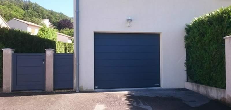 Portillon-barriere-alu-et-porte-de-garage